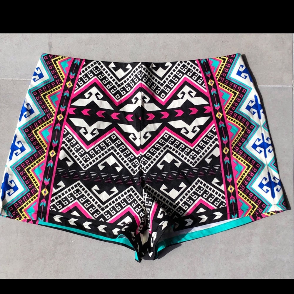 Vici/Flying Tomato Liya Tribal Shorts NWOT